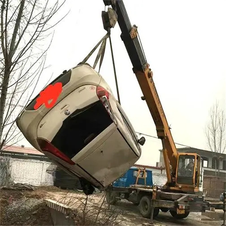 兴宁吊车救援小汽车怎么吊